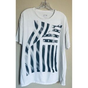 APT. 9 Men's USA FLAG  T-shirt 100% Cotton Size XL Cozy Soft!! Patriotic Design!